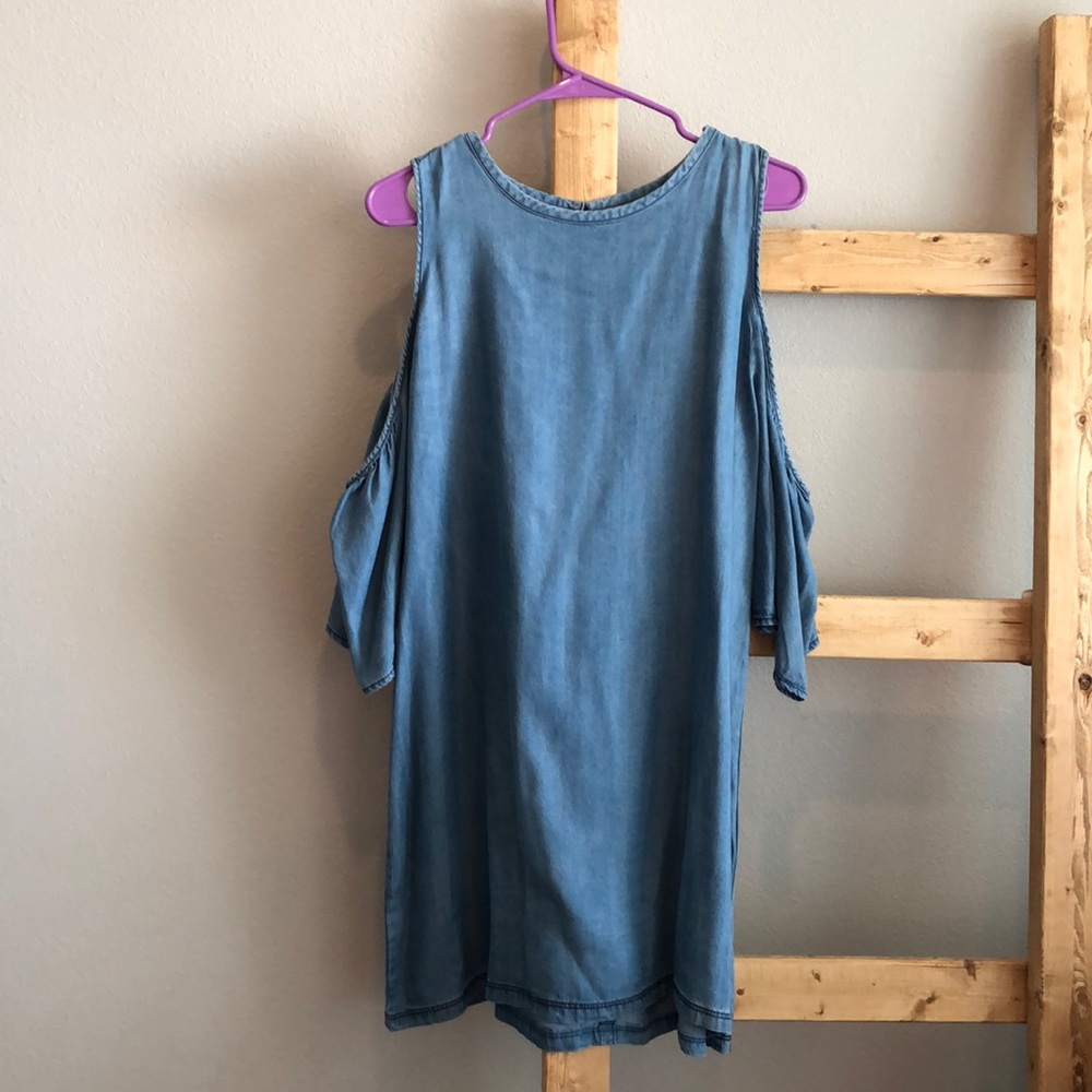 Cold shoulder chambray dress, size large.